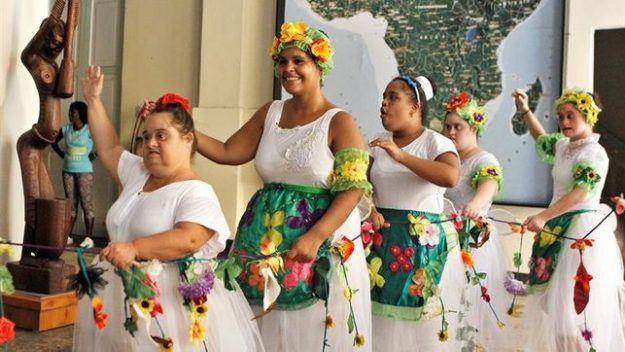 Psicoballet-danza-medicina-transforma-vidas_EDIIMA20180928_0830_4